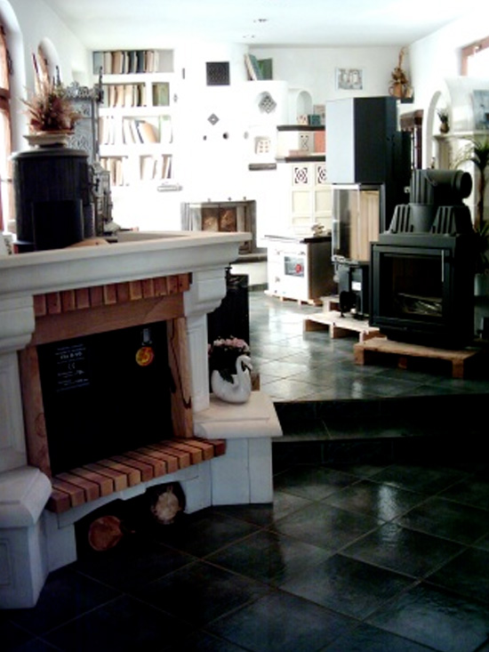Kamin und Ofenausstellung - Showroom mit vielen Öfen