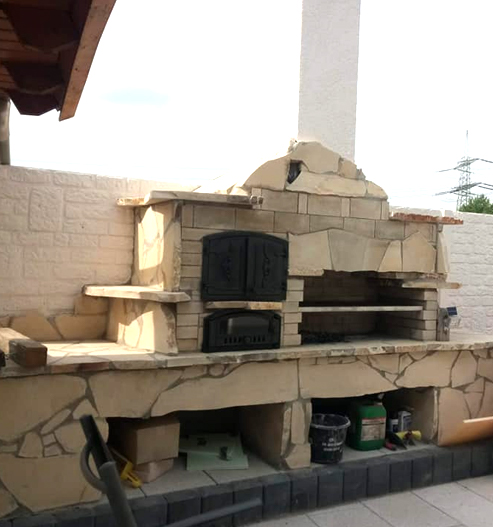 Außenküche aus Sansteinplaten