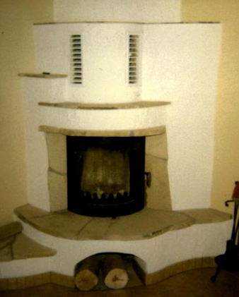 Rundkamin mit Naturstein