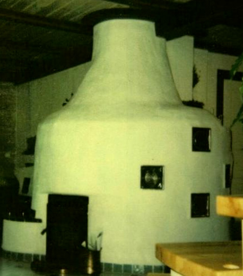 runder Hypokaustenofen weiß